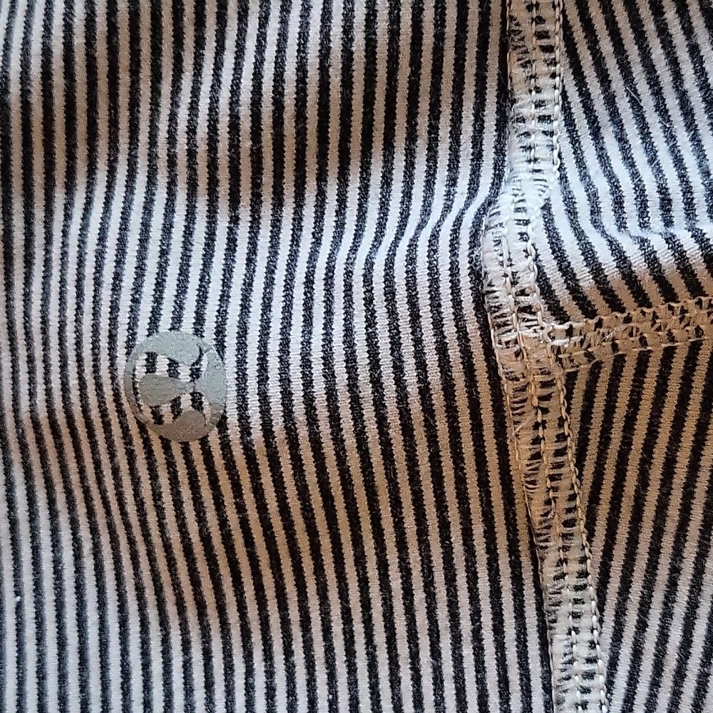 Lululemon - Picture 3 of 4